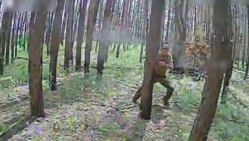 Пограничники показали ликвидацию оккупанта, пытавшегося сбить украинский дрон в Харьковской области
