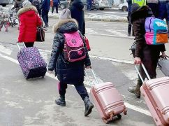 Стало известно, сколько детей-переселенцев учатся в школах Харькова